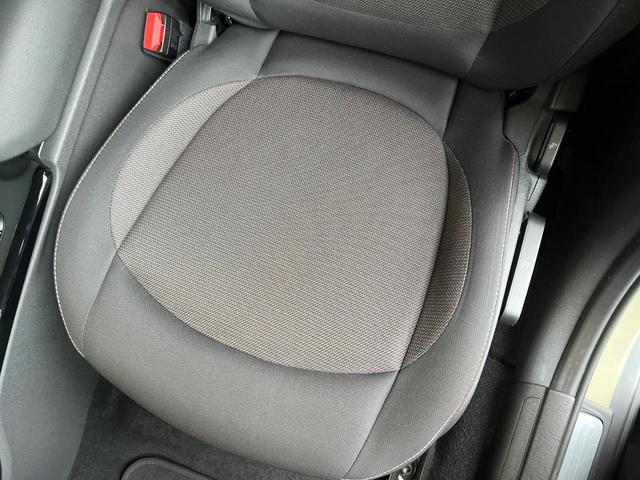 MINI クーパーD クラブマン リアビューカメラ バックソナー 禁煙車 純正ナビ フルセグ ETC Bluetooth レーダークルコン インテリジェントセーフティー デュアルオートエアコン コンフォートアクセス(33枚目)