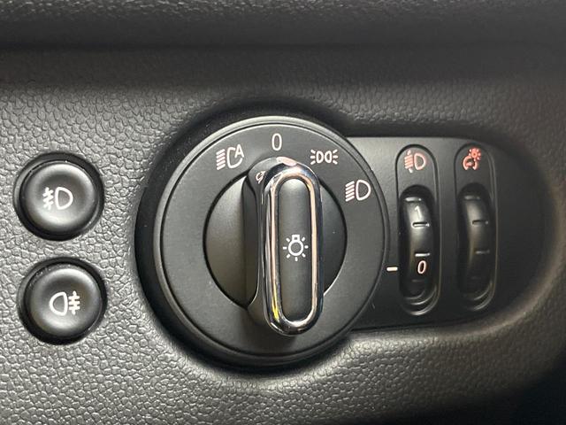 MINI クーパーD クラブマン リアビューカメラ バックソナー 禁煙車 純正ナビ フルセグ ETC Bluetooth レーダークルコン インテリジェントセーフティー デュアルオートエアコン コンフォートアクセス(41枚目)