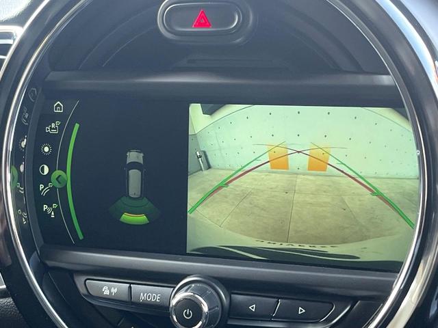 ＭＩＮＩ クーパーＳＤ　クラブマン　ペッパーパッケージ　リアビューカメラ／パークディスタンスコントロール　純正ナビ　Ｂｌｕｅｔｏｏｔｈ　ＬＥＤヘッドライト　オートライト　コンフォートアクセス　純正１７インチＡＷ　禁煙車　スポーツモード（5枚目）