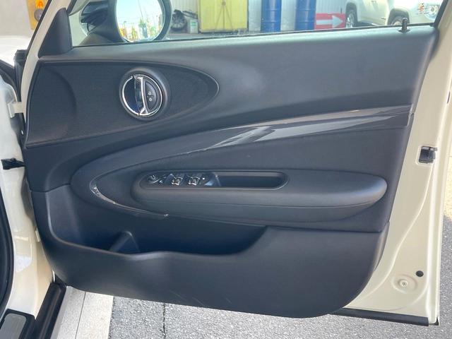 ＭＩＮＩ クーパーＳＤ　クラブマン　ペッパーパッケージ　リアビューカメラ／パークディスタンスコントロール　純正ナビ　Ｂｌｕｅｔｏｏｔｈ　ＬＥＤヘッドライト　オートライト　コンフォートアクセス　純正１７インチＡＷ　禁煙車　スポーツモード（39枚目）