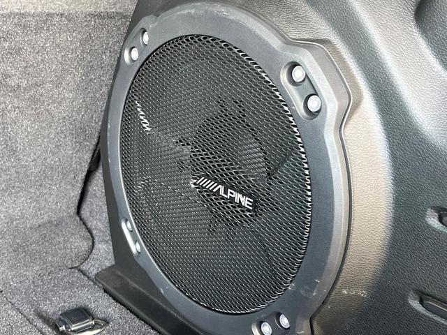 ジープ・ラングラーアンリミテッド サハラ　１オーナー　禁煙　黒革シート　ステアリング＆シートヒーター　純正ナビ　カープレイ　フルセグ　Ｂｌｕｅｔｏｏｔｈ　アダプティブクルコン　ブラインドスポットアシスト　スマートキー　純正１８インチＡＷ（7枚目）