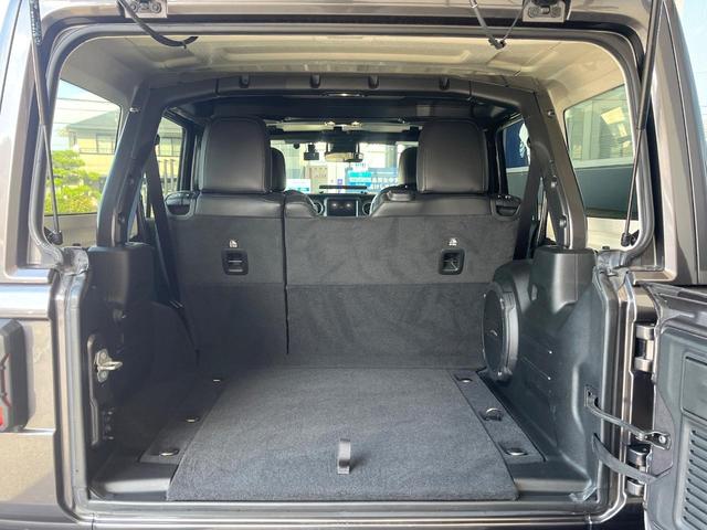 ジープ・ラングラーアンリミテッド サハラ　１オーナー　禁煙　黒革シート　ステアリング＆シートヒーター　純正ナビ　カープレイ　フルセグ　Ｂｌｕｅｔｏｏｔｈ　アダプティブクルコン　ブラインドスポットアシスト　スマートキー　純正１８インチＡＷ（15枚目）