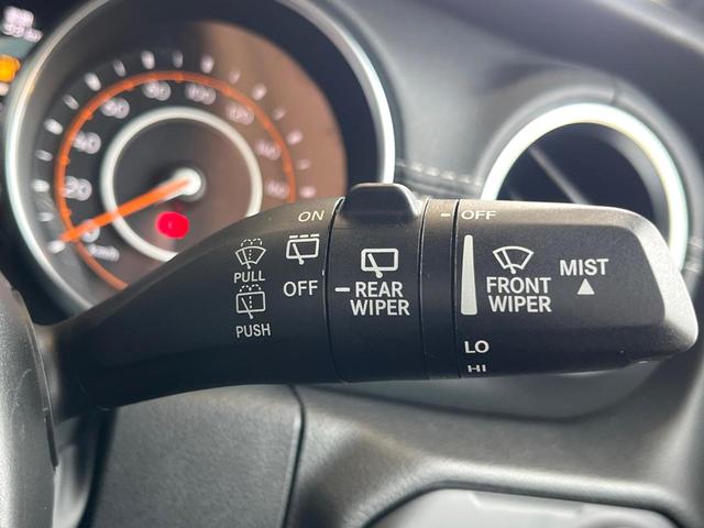 ジープ・ラングラーアンリミテッド サハラ　１オーナー　禁煙　黒革シート　ステアリング＆シートヒーター　純正ナビ　カープレイ　フルセグ　Ｂｌｕｅｔｏｏｔｈ　アダプティブクルコン　ブラインドスポットアシスト　スマートキー　純正１８インチＡＷ（27枚目）