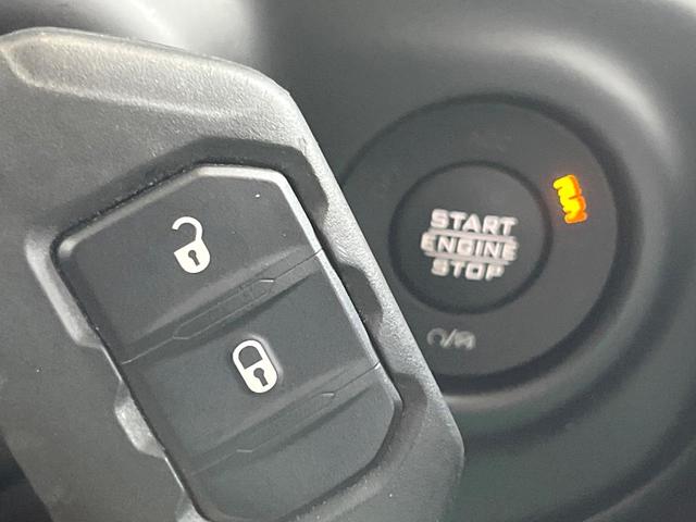 ジープ・ラングラーアンリミテッド サハラ　１オーナー　禁煙　黒革シート　ステアリング＆シートヒーター　純正ナビ　カープレイ　フルセグ　Ｂｌｕｅｔｏｏｔｈ　アダプティブクルコン　ブラインドスポットアシスト　スマートキー　純正１８インチＡＷ（42枚目）