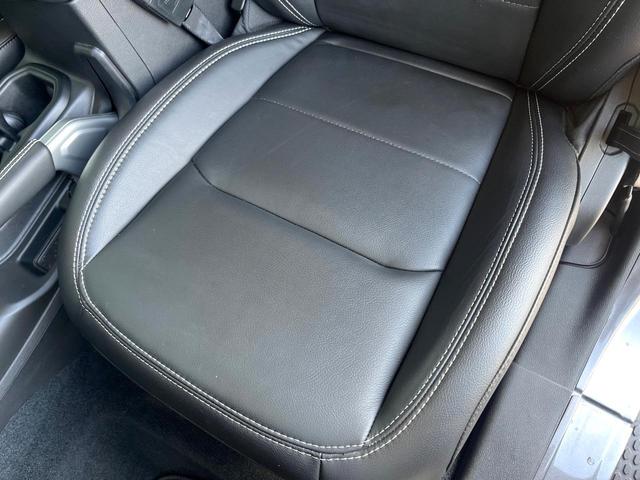 ジープ・ラングラーアンリミテッド サハラ　１オーナー　禁煙　黒革シート　ステアリング＆シートヒーター　純正ナビ　カープレイ　フルセグ　Ｂｌｕｅｔｏｏｔｈ　アダプティブクルコン　ブラインドスポットアシスト　スマートキー　純正１８インチＡＷ（50枚目）