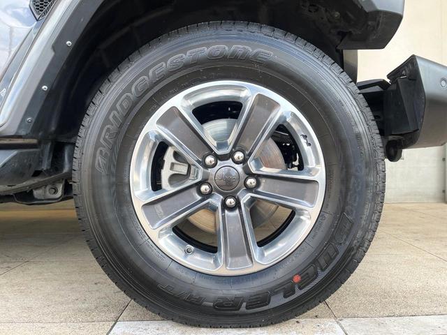 ジープ・ラングラーアンリミテッド サハラ　１オーナー　禁煙　黒革シート　ステアリング＆シートヒーター　純正ナビ　カープレイ　フルセグ　Ｂｌｕｅｔｏｏｔｈ　アダプティブクルコン　ブラインドスポットアシスト　スマートキー　純正１８インチＡＷ（55枚目）