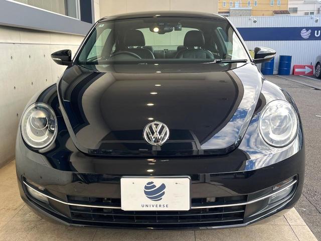 ザ・ビートル デザイン　レザーシートパッケージ　７１４ＳＤＣＷパッケージ　ＨＩＤヘッドライト　黒革シート　シートヒーター　クルコン　バックカメラ　スマートキー　Ｂｌｕｅｔｏｏｔｈ　禁煙車　オートライト　純正１６インチＡＷ（15枚目）