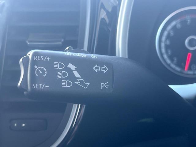 ザ・ビートル デザイン　レザーシートパッケージ　７１４ＳＤＣＷパッケージ　ＨＩＤヘッドライト　黒革シート　シートヒーター　クルコン　バックカメラ　スマートキー　Ｂｌｕｅｔｏｏｔｈ　禁煙車　オートライト　純正１６インチＡＷ（27枚目）