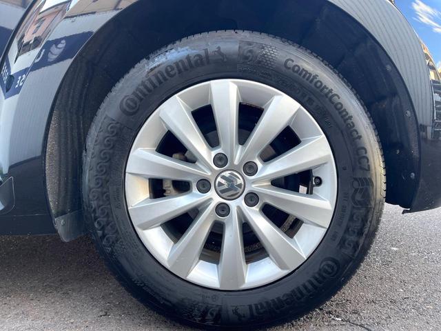 ザ・ビートル デザイン　レザーシートパッケージ　７１４ＳＤＣＷパッケージ　ＨＩＤヘッドライト　黒革シート　シートヒーター　クルコン　バックカメラ　スマートキー　Ｂｌｕｅｔｏｏｔｈ　禁煙車　オートライト　純正１６インチＡＷ（36枚目）