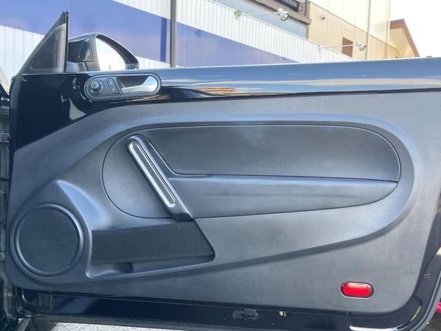 ザ・ビートル デザイン　レザーシートパッケージ　７１４ＳＤＣＷパッケージ　ＨＩＤヘッドライト　黒革シート　シートヒーター　クルコン　バックカメラ　スマートキー　Ｂｌｕｅｔｏｏｔｈ　禁煙車　オートライト　純正１６インチＡＷ（37枚目）