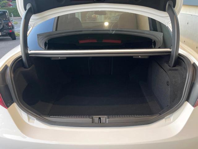 ジュリア ヴェローチェ 黒革シート アダプティブクルコン ブラインドスポットアシスト harman/kardon カープレイ バックカメラ Bluetooth ステアリング&シートヒーター スマートキー パドルシフト 禁煙車(12枚目)