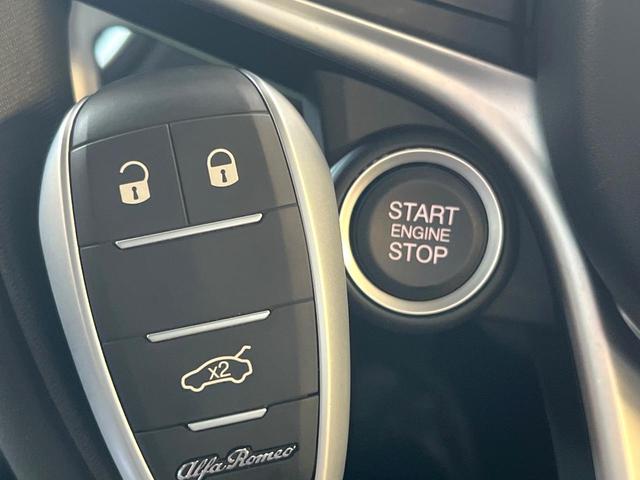 ジュリア ヴェローチェ 黒革シート アダプティブクルコン ブラインドスポットアシスト harman/kardon カープレイ バックカメラ Bluetooth ステアリング&シートヒーター スマートキー パドルシフト 禁煙車(28枚目)