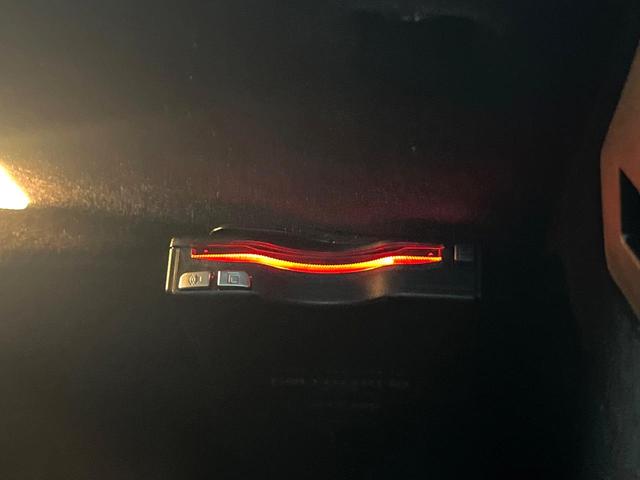 ジュリア ヴェローチェ 黒革シート アダプティブクルコン ブラインドスポットアシスト harman/kardon カープレイ バックカメラ Bluetooth ステアリング&シートヒーター スマートキー パドルシフト 禁煙車(38枚目)