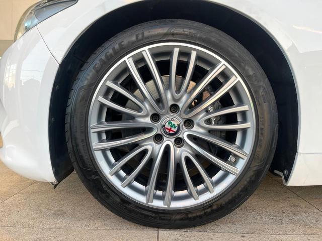 ジュリア ヴェローチェ 黒革シート アダプティブクルコン ブラインドスポットアシスト harman/kardon カープレイ バックカメラ Bluetooth ステアリング&シートヒーター スマートキー パドルシフト 禁煙車(42枚目)