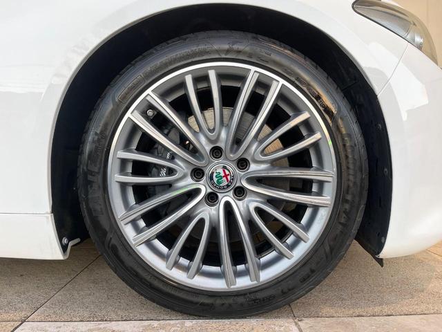 ジュリア ヴェローチェ 黒革シート アダプティブクルコン ブラインドスポットアシスト harman/kardon カープレイ バックカメラ Bluetooth ステアリング&シートヒーター スマートキー パドルシフト 禁煙車(43枚目)