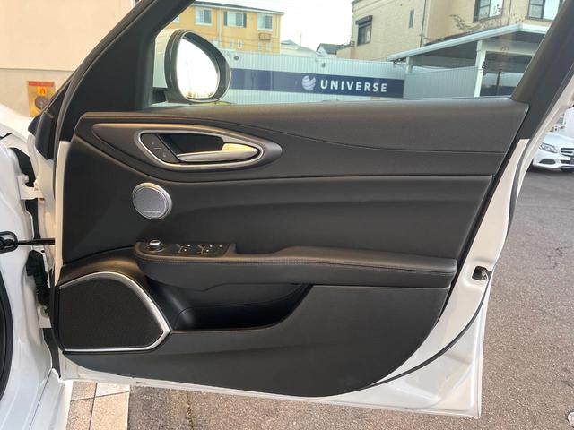 ジュリア ヴェローチェ 黒革シート アダプティブクルコン ブラインドスポットアシスト harman/kardon カープレイ バックカメラ Bluetooth ステアリング&シートヒーター スマートキー パドルシフト 禁煙車(45枚目)