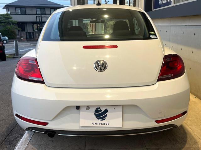 ザ・ビートル デザイン　後期型　７１６ＳＤＣＷパッケージ　ＨＩＤヘッドランプ　純正ナビ　禁煙車　バックカメラ　ＥＴＣ　Ｂｌｕｅｔｏｏｔｈ　クルーズコントロール　ブラインドスポット　スマートキー　革巻きハンドル（15枚目）