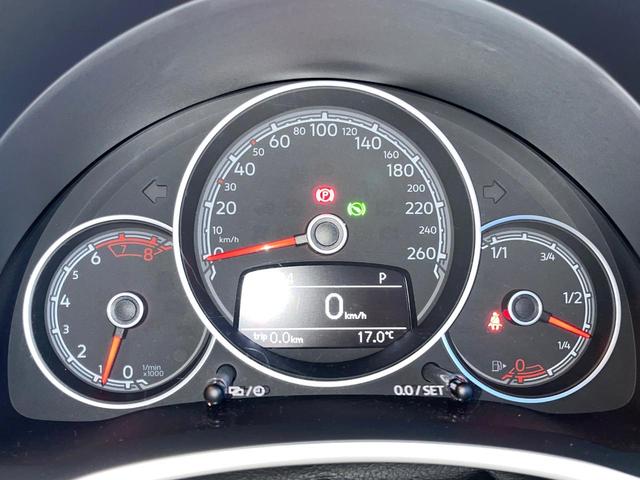 ザ・ビートル デザイン　後期型　７１６ＳＤＣＷパッケージ　ＨＩＤヘッドランプ　純正ナビ　禁煙車　バックカメラ　ＥＴＣ　Ｂｌｕｅｔｏｏｔｈ　クルーズコントロール　ブラインドスポット　スマートキー　革巻きハンドル（23枚目）