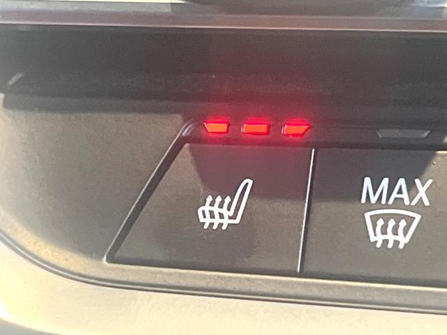 ４シリーズ ４２０ｉカブリオレ　Ｍスポーツ　コンフォートＰＫＧ　純正ナビ　禁煙車　全周囲カメラ　赤革シート　純正１８インチＡＷ　レーダークルコン　ＥＴＣ　Ｂｌｕｅｔｏｏｔｈ　ＡｐｐｐｌｅＣａｒＰｌａｙ　コンフォートアクセス　前席シートヒーター（8枚目）