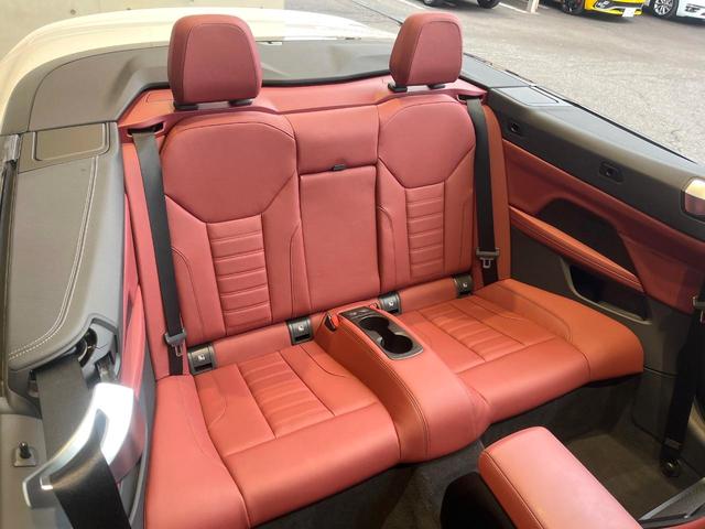 ４シリーズ ４２０ｉカブリオレ　Ｍスポーツ　コンフォートＰＫＧ　純正ナビ　禁煙車　全周囲カメラ　赤革シート　純正１８インチＡＷ　レーダークルコン　ＥＴＣ　Ｂｌｕｅｔｏｏｔｈ　ＡｐｐｐｌｅＣａｒＰｌａｙ　コンフォートアクセス　前席シートヒーター（11枚目）