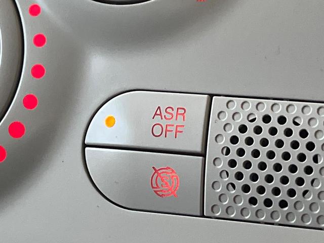 500 1.2 ポップ 禁煙車 ディスプレイオーディオ アップルカープレイ Bluetooth ハーフレザーシート アイドリングストップ キーレスキー 横滑り防止 盗難防止装置 パワーウィンドウ(6枚目)