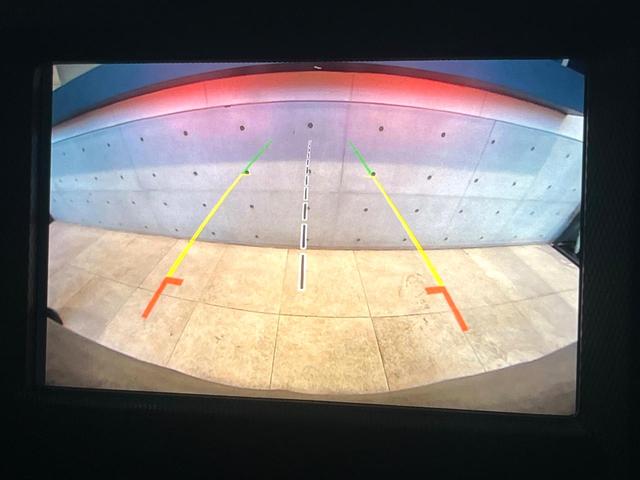 ジープ・ラングラーアンリミテッド スポーツ　１オーナー　禁煙車　ディスプレイオーディオ　ＡｐｐｐｌｅＣａｒＰｌａｙ　バックカメラ　Ｂｌｕｅｔｏｏｔｈ　クルーズコントロール　バックソナー　デュアルオートエアコン　スマートキー　革巻きハンドル（5枚目）