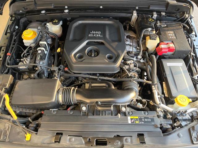 ジープ・ラングラーアンリミテッド スポーツ　１オーナー　禁煙車　ディスプレイオーディオ　ＡｐｐｐｌｅＣａｒＰｌａｙ　バックカメラ　Ｂｌｕｅｔｏｏｔｈ　クルーズコントロール　バックソナー　デュアルオートエアコン　スマートキー　革巻きハンドル（20枚目）