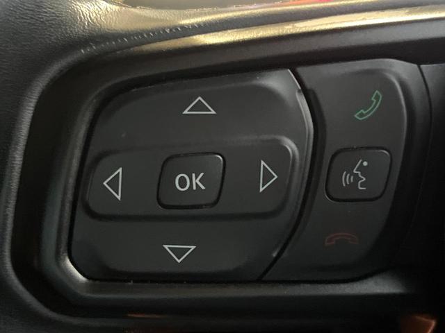 ジープ・ラングラーアンリミテッド スポーツ　１オーナー　禁煙車　ディスプレイオーディオ　ＡｐｐｐｌｅＣａｒＰｌａｙ　バックカメラ　Ｂｌｕｅｔｏｏｔｈ　クルーズコントロール　バックソナー　デュアルオートエアコン　スマートキー　革巻きハンドル（41枚目）
