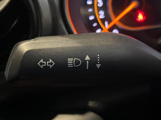 ジープ・ラングラーアンリミテッド スポーツ　１オーナー　禁煙車　ディスプレイオーディオ　ＡｐｐｐｌｅＣａｒＰｌａｙ　バックカメラ　Ｂｌｕｅｔｏｏｔｈ　クルーズコントロール　バックソナー　デュアルオートエアコン　スマートキー　革巻きハンドル（42枚目）