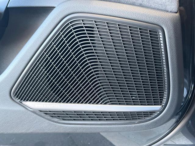 Ｓ５カブリオレ ベースグレード　レザーパッケージ　バーチャルコックピット　Ｂａｎｇ／Ｏｌｕｆｓｅｎ　赤黒革シート　アダプティブクルコン　ブラインドスポットアシスト　純正ナビ　バックカメラ　シートヒーター　オートホールド　禁煙車（5枚目）