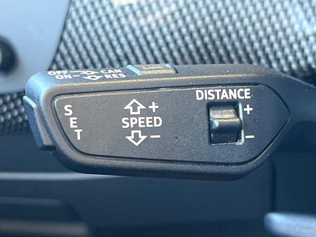 Ｓ５カブリオレ ベースグレード　レザーパッケージ　バーチャルコックピット　Ｂａｎｇ／Ｏｌｕｆｓｅｎ　赤黒革シート　アダプティブクルコン　ブラインドスポットアシスト　純正ナビ　バックカメラ　シートヒーター　オートホールド　禁煙車（6枚目）