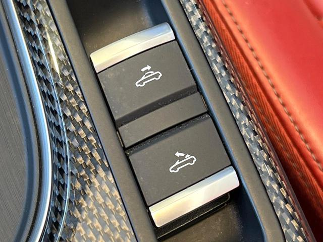 Ｓ５カブリオレ ベースグレード　レザーパッケージ　バーチャルコックピット　Ｂａｎｇ／Ｏｌｕｆｓｅｎ　赤黒革シート　アダプティブクルコン　ブラインドスポットアシスト　純正ナビ　バックカメラ　シートヒーター　オートホールド　禁煙車（38枚目）