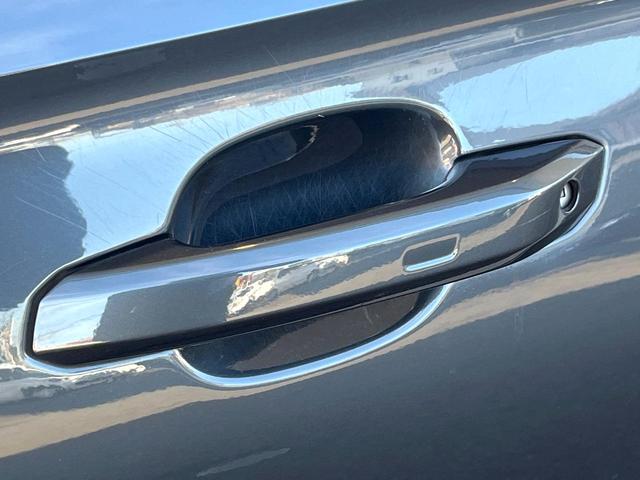 Ｓ５カブリオレ ベースグレード　レザーパッケージ　バーチャルコックピット　Ｂａｎｇ／Ｏｌｕｆｓｅｎ　赤黒革シート　アダプティブクルコン　ブラインドスポットアシスト　純正ナビ　バックカメラ　シートヒーター　オートホールド　禁煙車（43枚目）