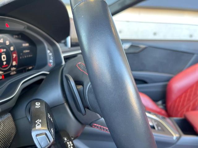 Ｓ５カブリオレ ベースグレード　レザーパッケージ　バーチャルコックピット　Ｂａｎｇ／Ｏｌｕｆｓｅｎ　赤黒革シート　アダプティブクルコン　ブラインドスポットアシスト　純正ナビ　バックカメラ　シートヒーター　オートホールド　禁煙車（45枚目）