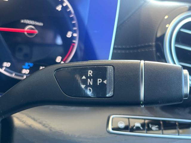 Ｅクラス Ｅ２２０ｄ　アバンギャルド　スポーツ　レザーパッケージ　黒革シート　純正ナビ　カープレイ　全周囲カメラ　アダプティブクルコン　ブラインドスポットアシスト　Ｂｕｒｍｅｓｔｅｒサラウンドシステム　全席シートヒーター　レーダーセーフティ　禁煙車（11枚目）