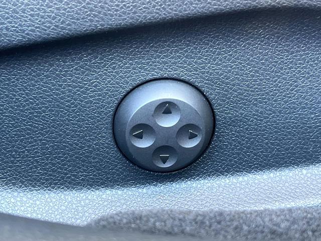 Ｅクラス Ｅ２２０ｄ　アバンギャルド　スポーツ　レザーパッケージ　黒革シート　純正ナビ　カープレイ　全周囲カメラ　アダプティブクルコン　ブラインドスポットアシスト　Ｂｕｒｍｅｓｔｅｒサラウンドシステム　全席シートヒーター　レーダーセーフティ　禁煙車（45枚目）