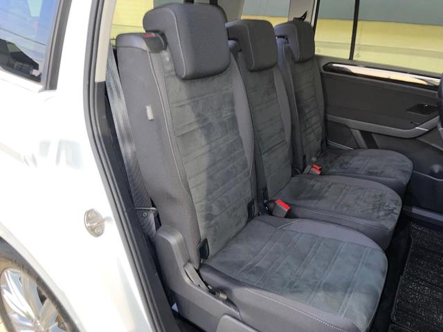 ゴルフトゥーラン TDI ハイライン DiscoverPro テクノロジーパッケージ カープレイ フルセグ バックカメラ シートヒーター アダプティブクルコン ブラインドスポットアシスト パワーバックドア 禁煙車 スマートキー 7人乗り(9枚目)