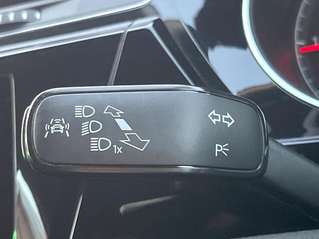 ゴルフトゥーラン TDI ハイライン DiscoverPro テクノロジーパッケージ カープレイ フルセグ バックカメラ シートヒーター アダプティブクルコン ブラインドスポットアシスト パワーバックドア 禁煙車 スマートキー 7人乗り(29枚目)