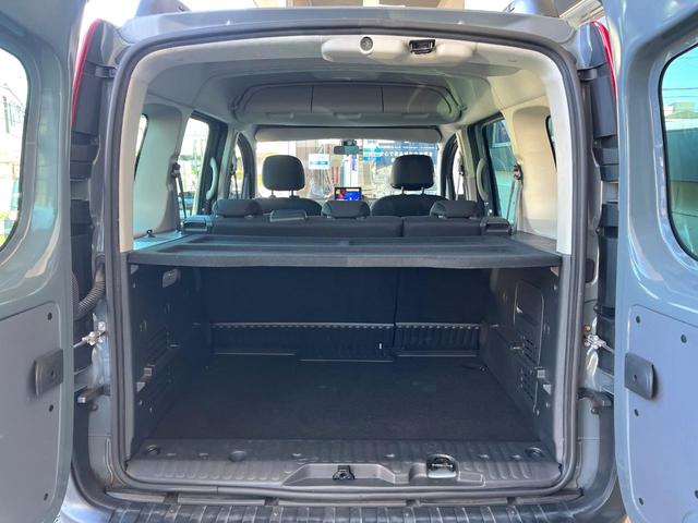 ●トランクルーム：趣味が広がる収容スペース！これだけの広さがあればお買い物やレジャーなどにも最適です！使用感も少なくきれいな状態を維持しております。