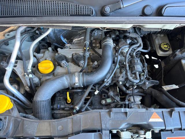 ●当店では、各メーカーの専用診断テスターを導入。国家資格を持つテクニカルスタッフも常駐しておりますので、万が一の際にも安心してご利用いただけます。