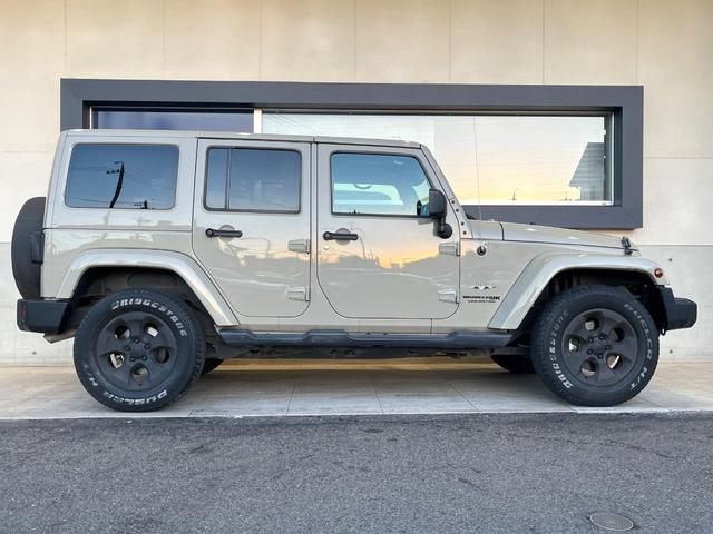 ジープ・ラングラーアンリミテッド サハラ 黒革シート ALPINE製BIGX9型ナビ バックカメラ フルセグ Bluetooh クルーズコントロール オートライト ALPINEオーディオシステム 純正18インチAW ダウンヒルアシスト 禁煙車(18枚目)