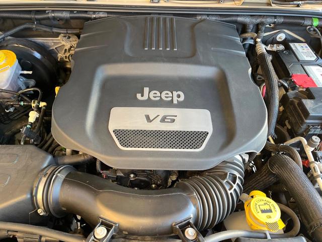 ジープ・ラングラーアンリミテッド サハラ 黒革シート ALPINE製BIGX9型ナビ バックカメラ フルセグ Bluetooh クルーズコントロール オートライト ALPINEオーディオシステム 純正18インチAW ダウンヒルアシスト 禁煙車(19枚目)