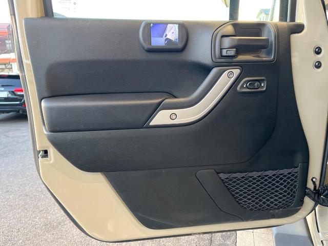 ジープ・ラングラーアンリミテッド サハラ 黒革シート ALPINE製BIGX9型ナビ バックカメラ フルセグ Bluetooh クルーズコントロール オートライト ALPINEオーディオシステム 純正18インチAW ダウンヒルアシスト 禁煙車(37枚目)