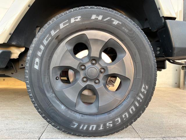 ジープ・ラングラーアンリミテッド サハラ 黒革シート ALPINE製BIGX9型ナビ バックカメラ フルセグ Bluetooh クルーズコントロール オートライト ALPINEオーディオシステム 純正18インチAW ダウンヒルアシスト 禁煙車(40枚目)