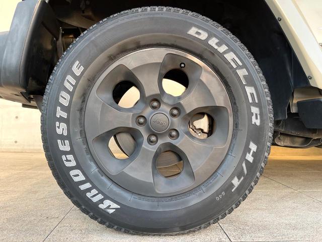 ジープ・ラングラーアンリミテッド サハラ 黒革シート ALPINE製BIGX9型ナビ バックカメラ フルセグ Bluetooh クルーズコントロール オートライト ALPINEオーディオシステム 純正18インチAW ダウンヒルアシスト 禁煙車(41枚目)