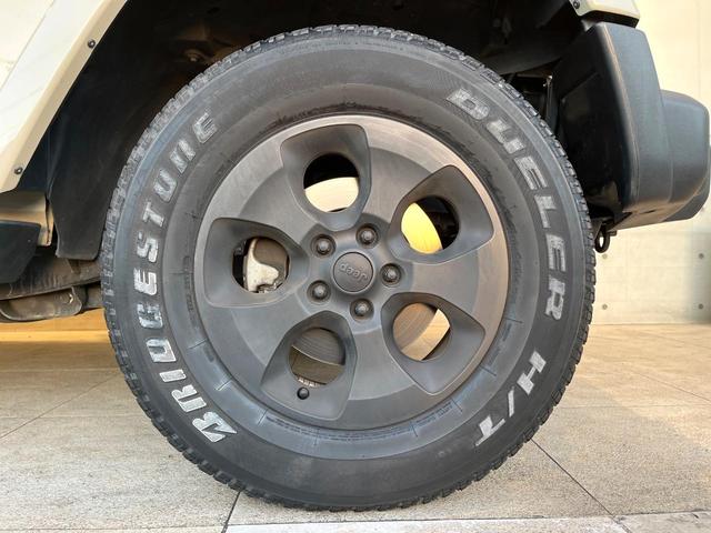 ジープ・ラングラーアンリミテッド サハラ 黒革シート ALPINE製BIGX9型ナビ バックカメラ フルセグ Bluetooh クルーズコントロール オートライト ALPINEオーディオシステム 純正18インチAW ダウンヒルアシスト 禁煙車(42枚目)