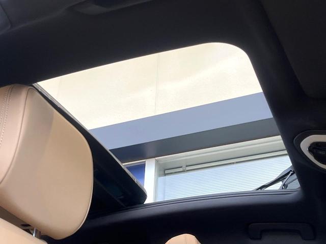 マカン マカン　１オーナー　禁煙車　パノラミックサンルーフ　ベージュ革シート　スポーツクロノパッケージ　２１インチＲＳスパイダーデザインＡＷ　アダプティブクルコン　ブラインドスポットアシスト　カープレイ　純正ナビ（4枚目）