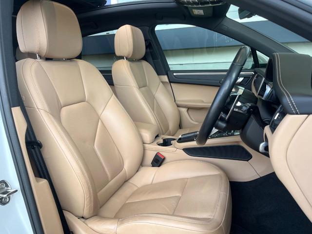 マカン マカン　１オーナー　禁煙車　パノラミックサンルーフ　ベージュ革シート　スポーツクロノパッケージ　２１インチＲＳスパイダーデザインＡＷ　アダプティブクルコン　ブラインドスポットアシスト　カープレイ　純正ナビ（8枚目）