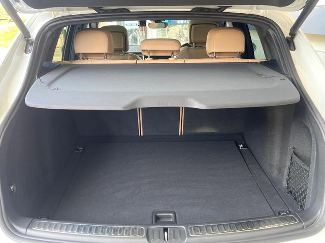 マカン マカン　１オーナー　禁煙車　パノラミックサンルーフ　ベージュ革シート　スポーツクロノパッケージ　２１インチＲＳスパイダーデザインＡＷ　アダプティブクルコン　ブラインドスポットアシスト　カープレイ　純正ナビ（12枚目）