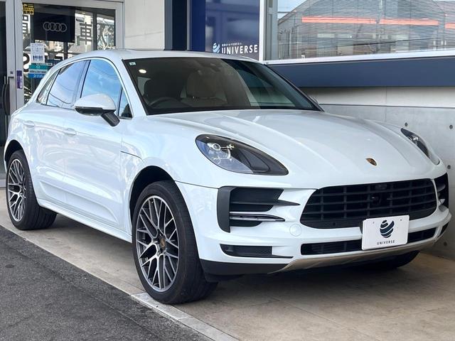 マカン マカン　１オーナー　禁煙車　パノラミックサンルーフ　ベージュ革シート　スポーツクロノパッケージ　２１インチＲＳスパイダーデザインＡＷ　アダプティブクルコン　ブラインドスポットアシスト　カープレイ　純正ナビ（17枚目）